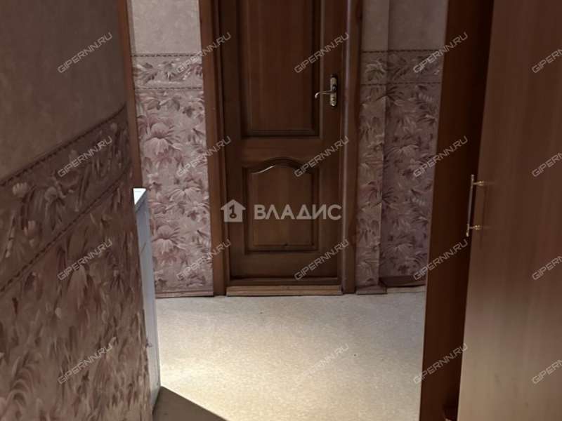 трёхкомнатная квартира на улице Верхнепечёрская дом 4