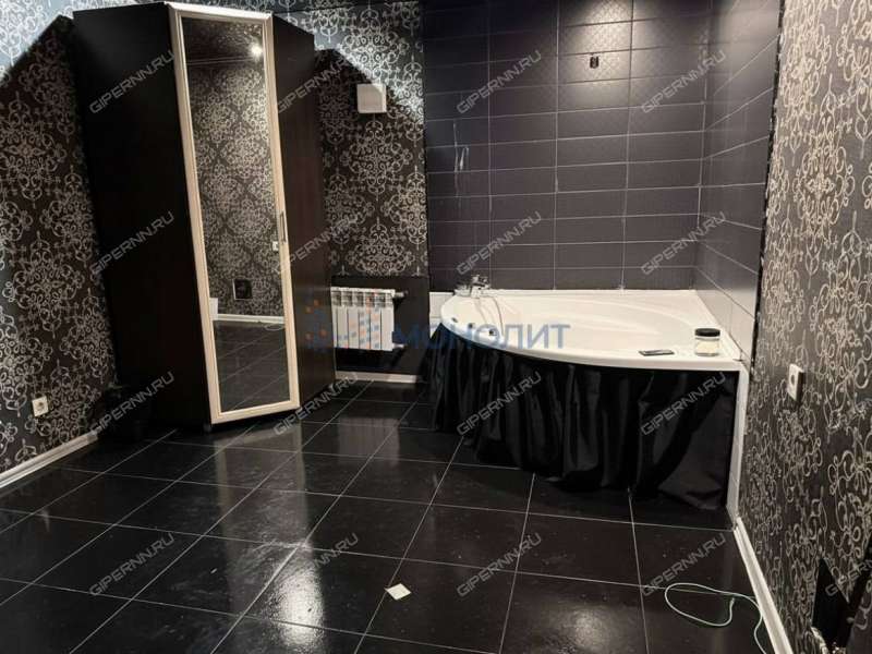 помещение под помещение свободного назначения, недвижимость под гостиничный бизнес на Рождественской улице