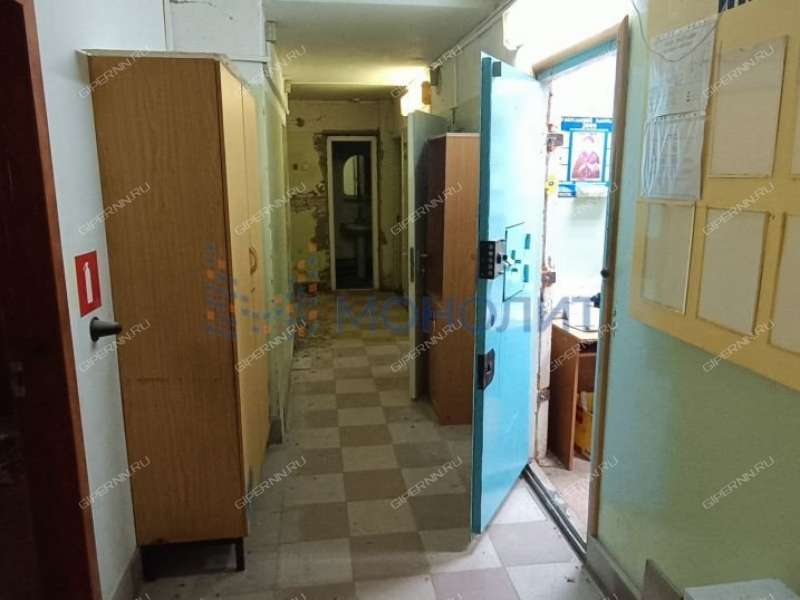 шестикомнатная квартира на улице Политбойцов дом 16