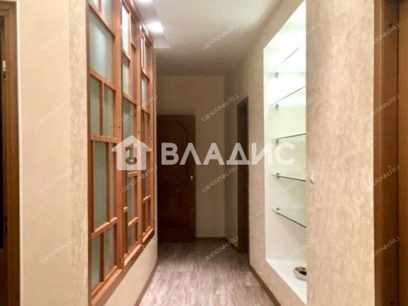 трёхкомнатная квартира на улице Маслякова дом 12А