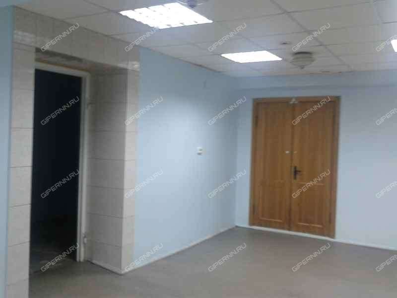 помещение под торговую площадь на улице Коминтерна