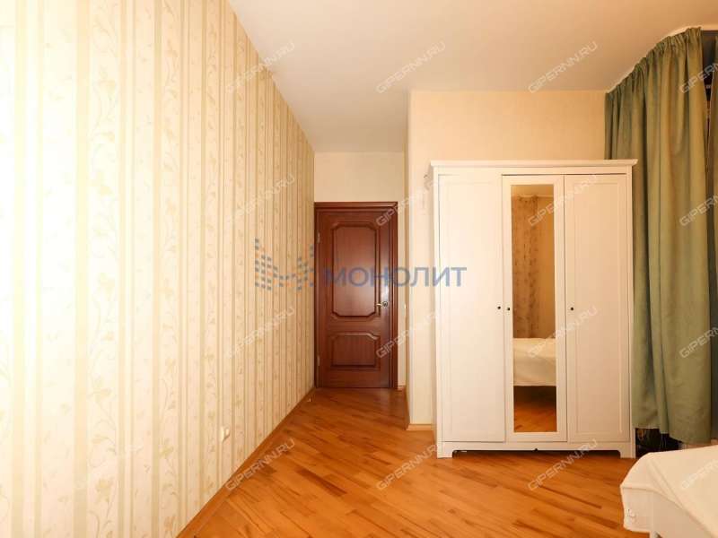 трёхкомнатная квартира на Большей Печёрской улице дом 32