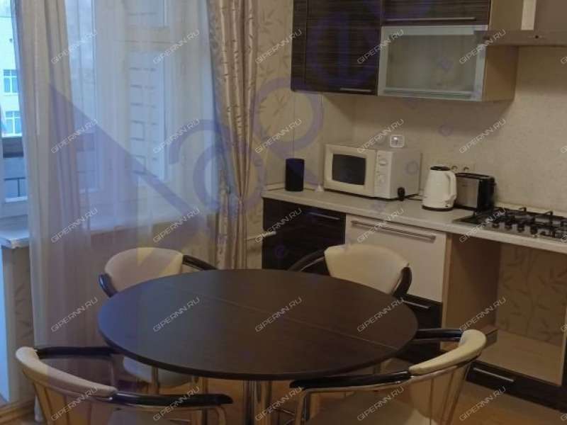 трёхкомнатная квартира на улице Родионова дом 193