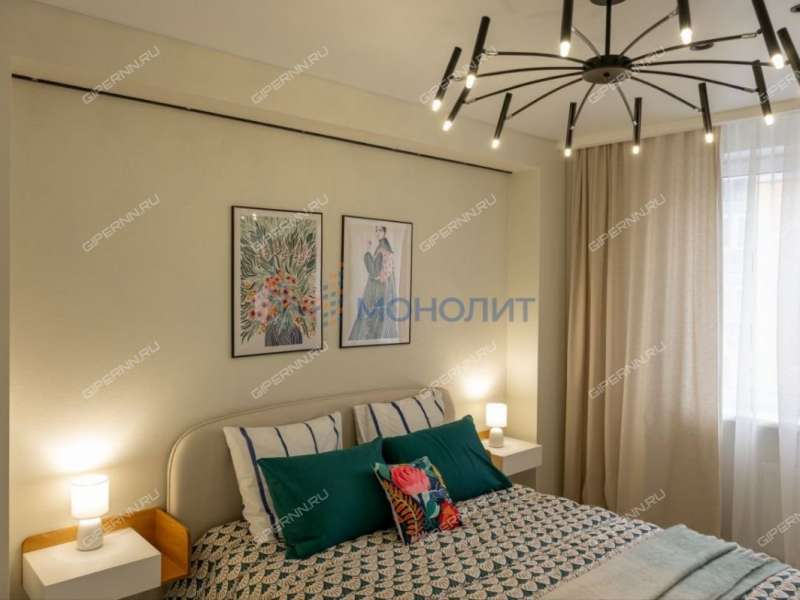 трёхкомнатная квартира на площади Свободы дом 7