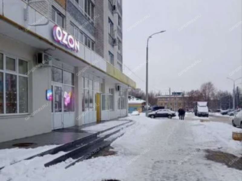 помещение под помещение свободного назначения, торговую площадь на улице Коммуны