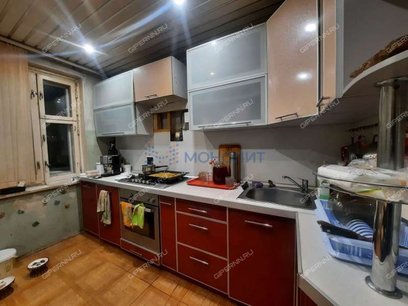 трёхкомнатная квартира на Светлоярской улице дом 40