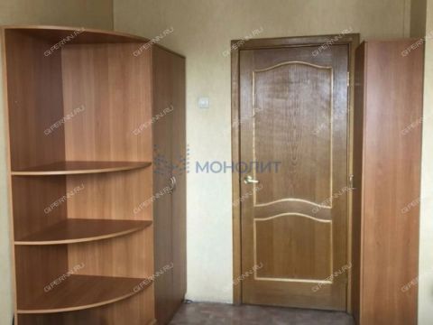 3-komnatnaya-ul-strokina-d-8 фото