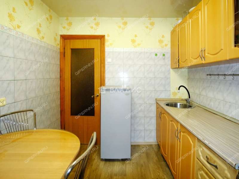 трёхкомнатная квартира на улице Строкина дом 15