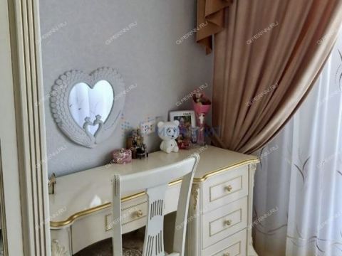 3-komnatnaya-ul-verhnepecherskaya-d-8 фото