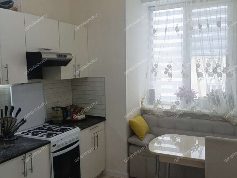 трёхкомнатная квартира на проспекте Кирова дом 7