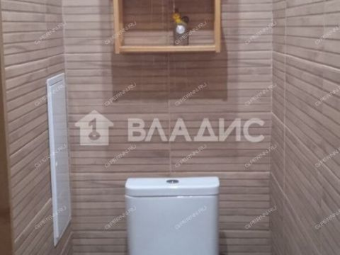 4-komnatnaya-ul-strokina-d-16b фото