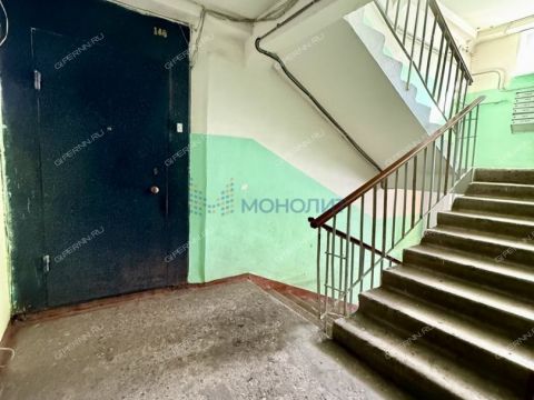 4-komnatnaya-ul-strokina-d-18 фото