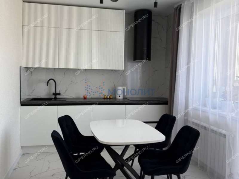 трёхкомнатная квартира на улице Композитора Касьянова дом 11