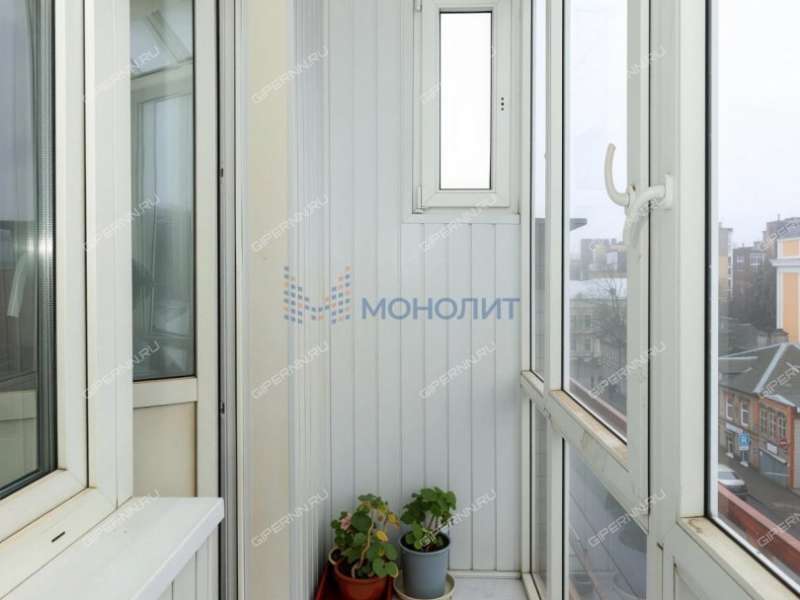 трёхкомнатная квартира на Большей Печёрской улице дом 32