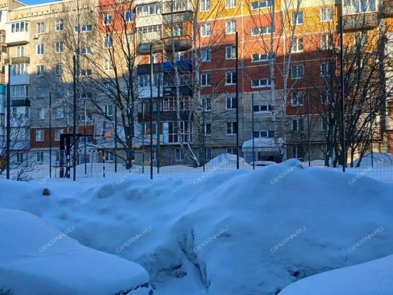 двухкомнатная квартира на улице Верхнепечёрская дом 12