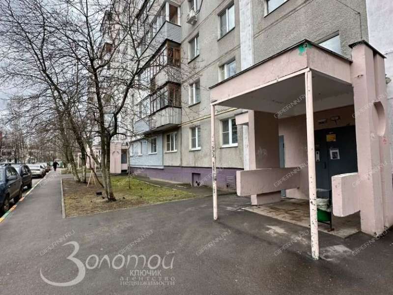 трёхкомнатная квартира на улице Строкина дом 9