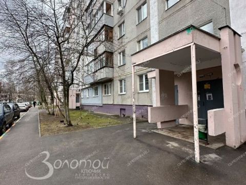 3-komnatnaya-ul-strokina-d-9 фото