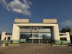 Приговоренный к сносу кинотеатр «Россия» в Нижнем Новгороде лишился вывески