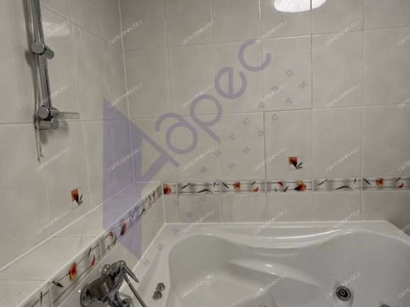 четырёхкомнатная квартира на улице Белинского дом 62