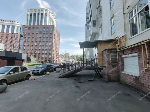 4-komnatnaya-ul-dalnyaya-d-8 фото