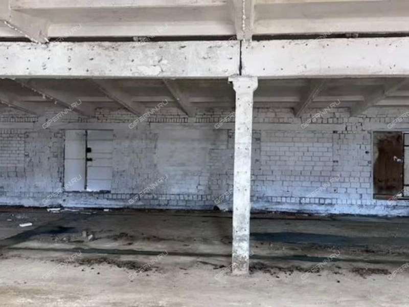 здание под склад, производственную площадь на Садовой улице рабочий посёлок Первое Мая