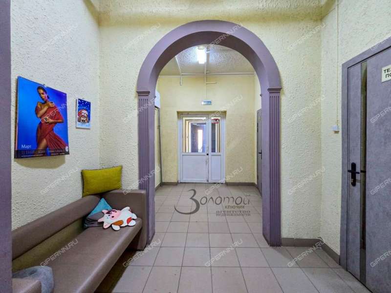 трёхкомнатная квартира на бульваре 60-летия Октября дом 21 к1