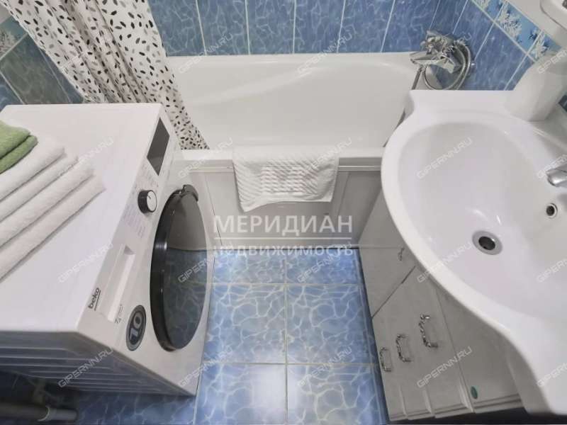 двухкомнатная квартира на улице Сергея Есенина дом 4Б