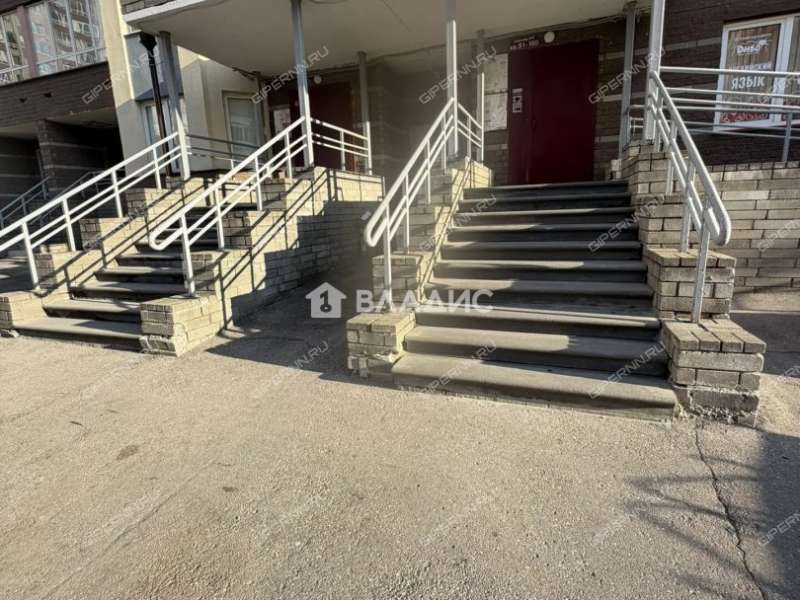 трёхкомнатная квартира на улице Родионова дом 165 к1