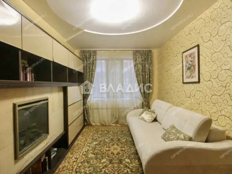 трёхкомнатная квартира на улице Невзоровых дом 85