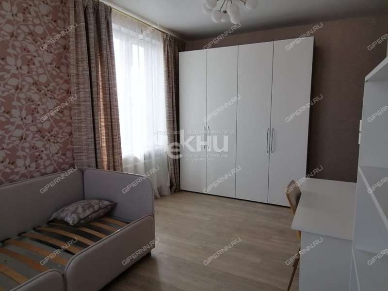 трёхкомнатная квартира на улице Сергея Акимова