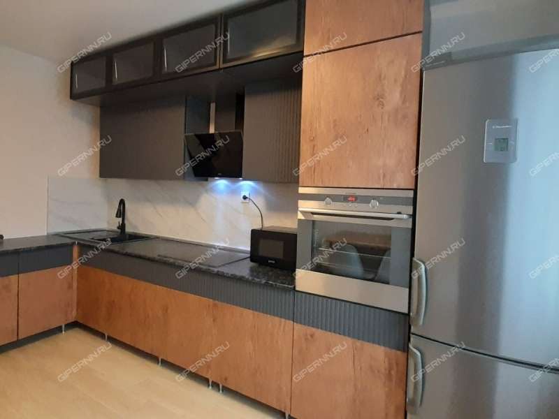 трёхкомнатная квартира на проспекте Героев Донбасса дом 16