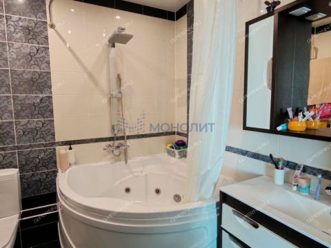 3-komnatnaya-ul-borisa-panina-d-7v фото