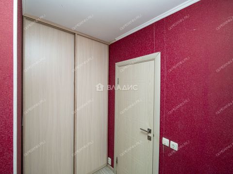 2-komnatnaya-ul-vyatskaya-d-1 фото