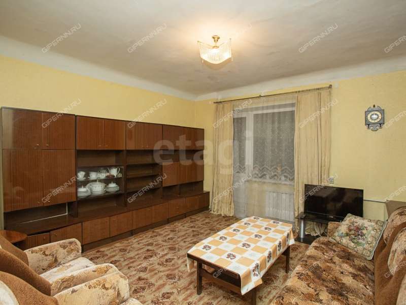 трёхкомнатная квартира на улице Страж Революции дом 23