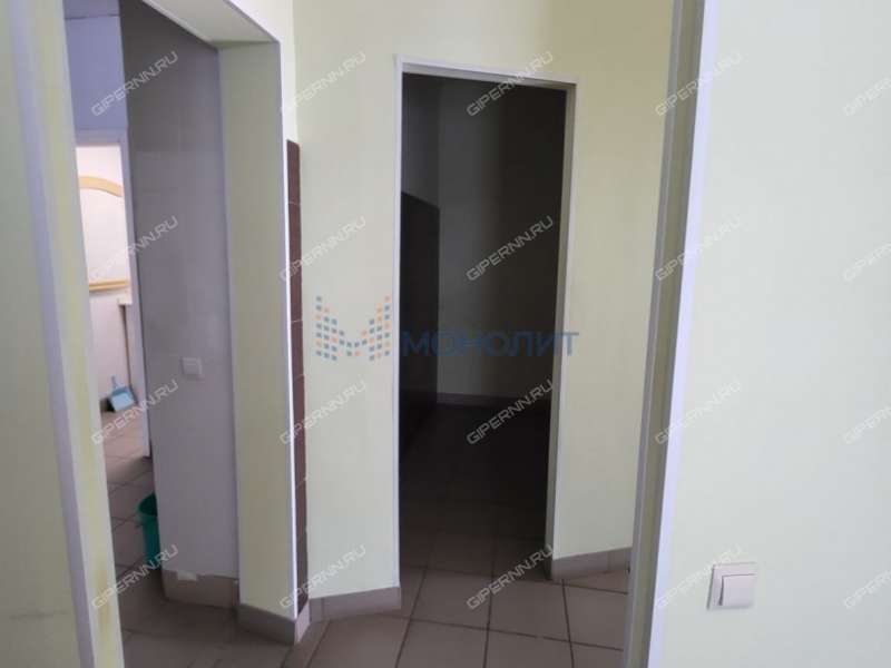 помещение под офис, торговую площадь на Южном шоссе