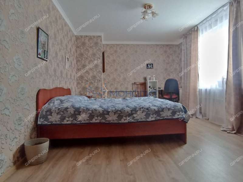 дом на -