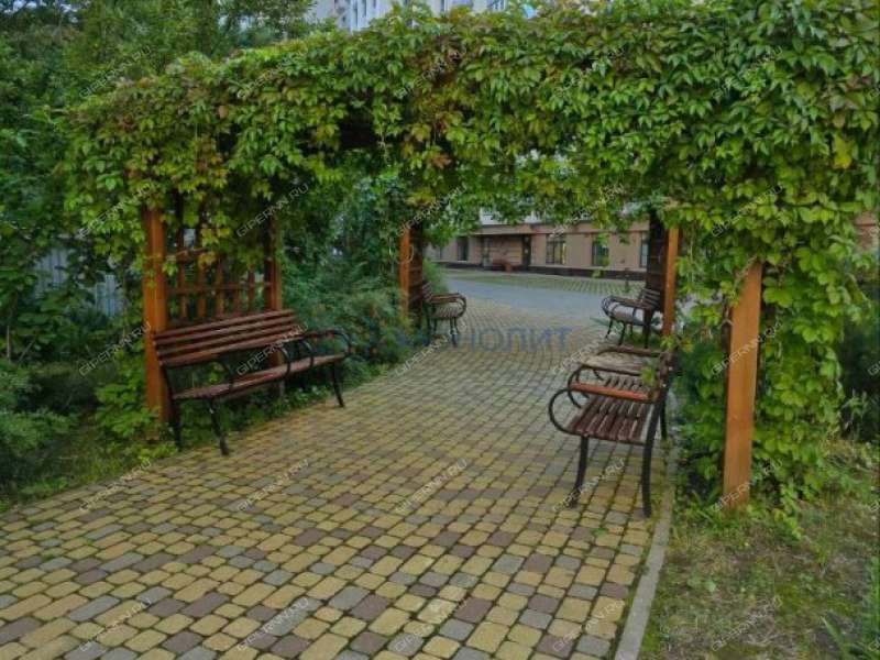 трёхкомнатная квартира на площади Свободы дом 7