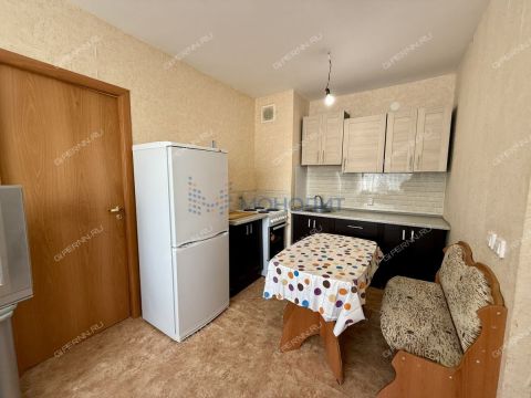2-komnatnaya-ul-dvizhencev-d-34 фото