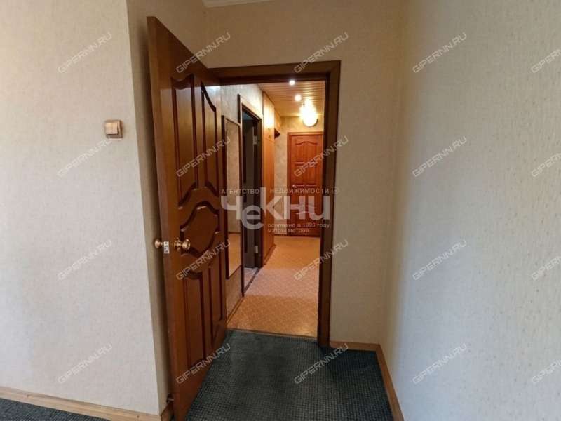трёхкомнатная квартира на улице Красных Зорь дом 23