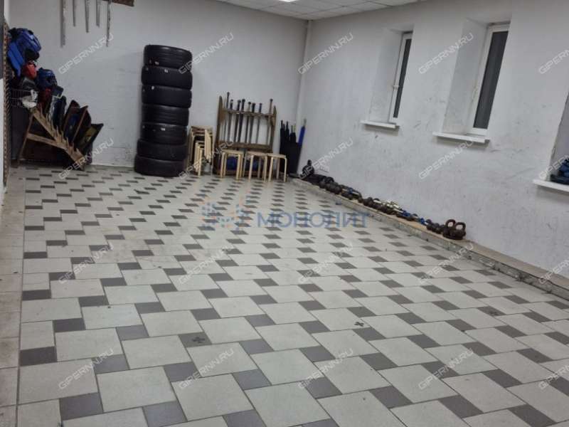 помещение под офис, торговую площадь на улице Нестерова