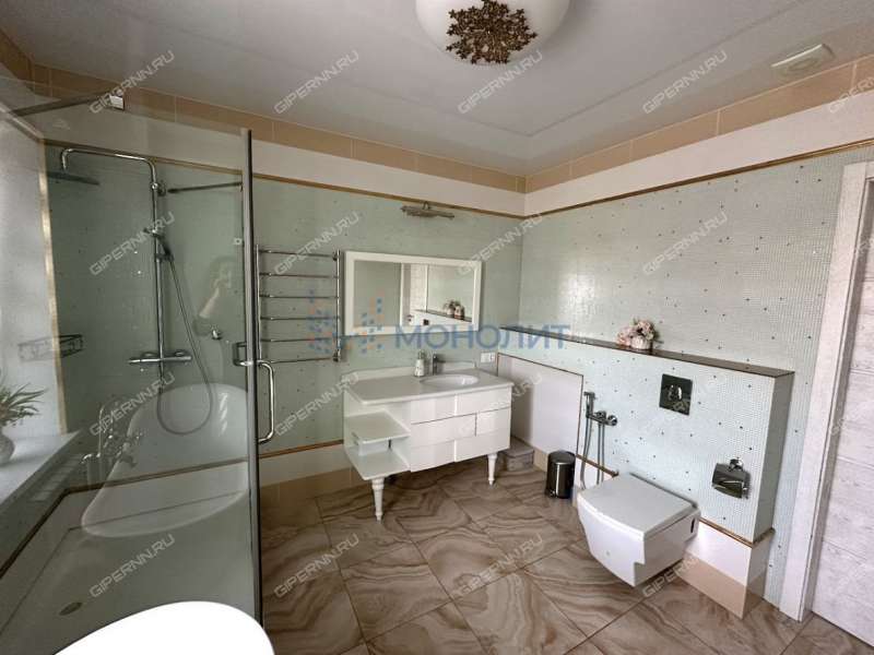 дом в слободе Верхнепечёрская