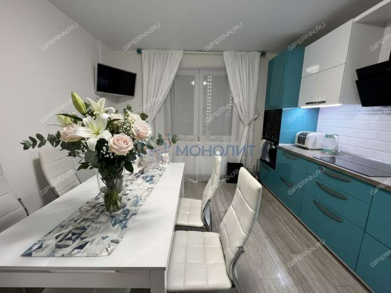 трёхкомнатная квартира на Первоцветной улице дом 6