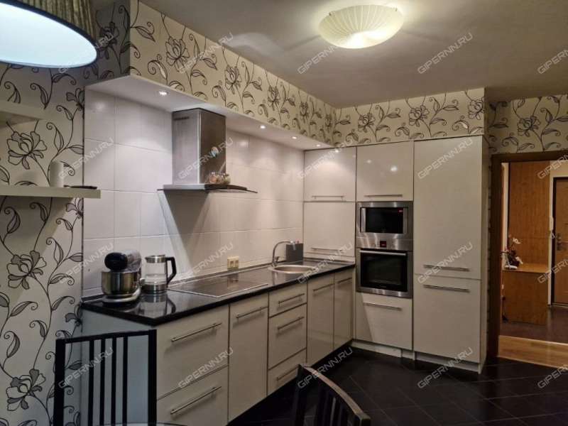 трёхкомнатная квартира на улице Янки Купалы дом 40