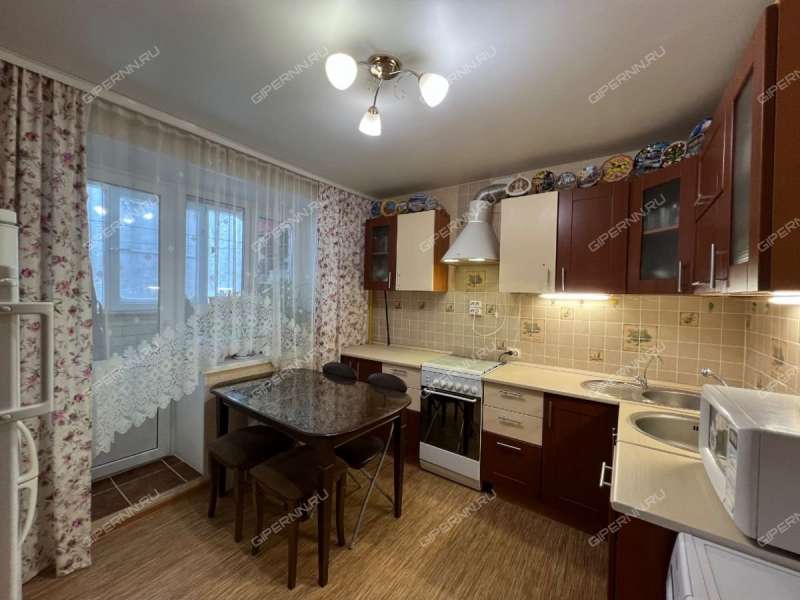 двухкомнатная квартира на Учительской улице дом 12