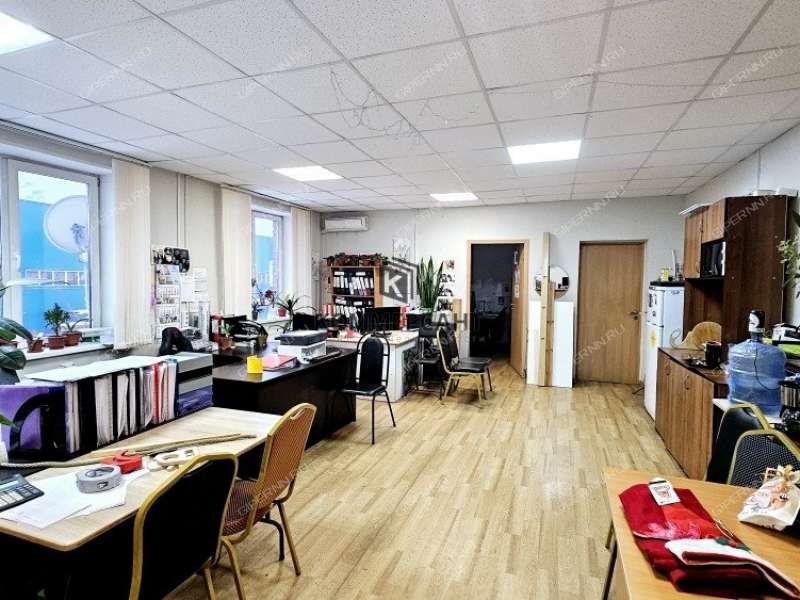 здание под офис, торговую площадь на Республиканской улице город Бор