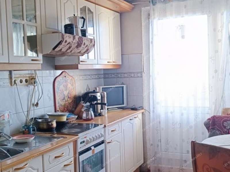 трёхкомнатная квартира на улице Карла Маркса дом 32