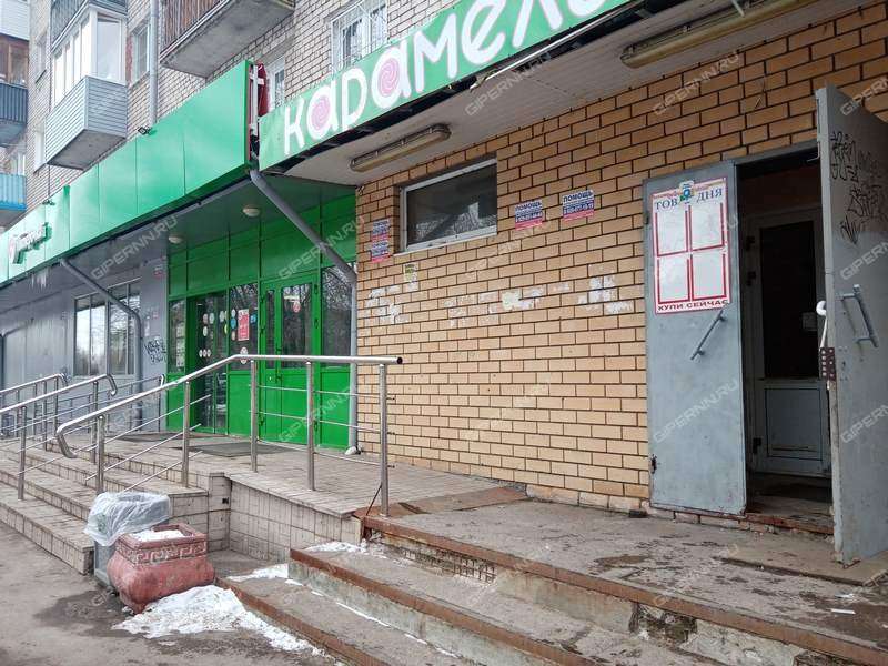 помещение под торговую площадь на улице Сазанова