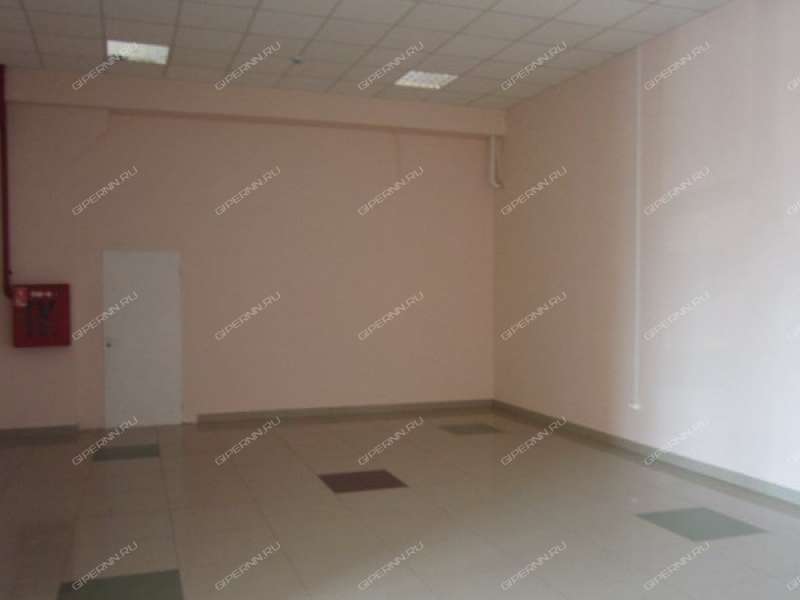 помещение под торговую площадь на Бурнаковский проезд, д.1