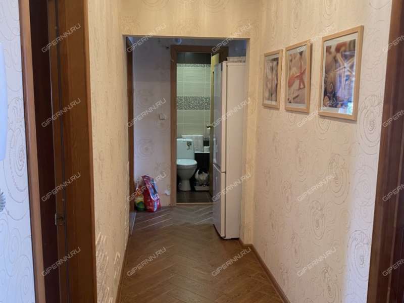 четырёхкомнатная квартира на улице Строкина дом 19