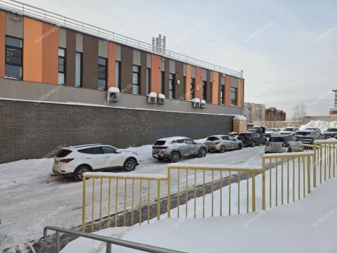 3-komnatnaya-ul-delovaya-d-20 фото